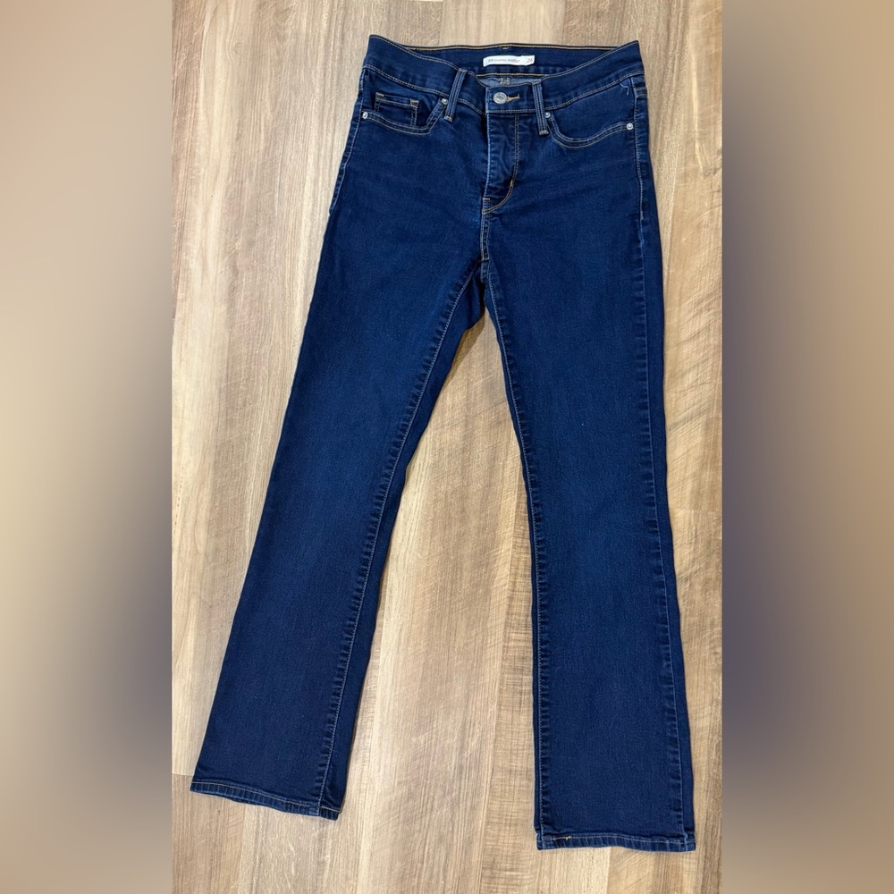 Women’s Levi’s size 26 bootcut jeans